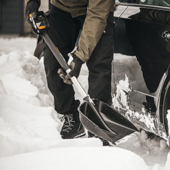 Teleskopická lopata na sneh do auta X-series™ Fiskars – Obrázok 8