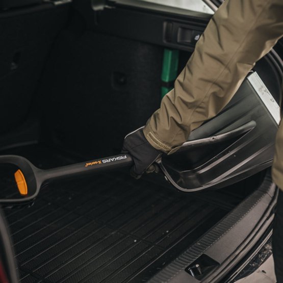 Teleskopická lopata na sneh do auta X-series™ Fiskars – Obrázok 3