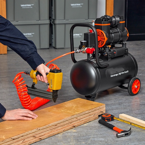 Vzduchový Kompresor 900W 18l – Obrázok 3