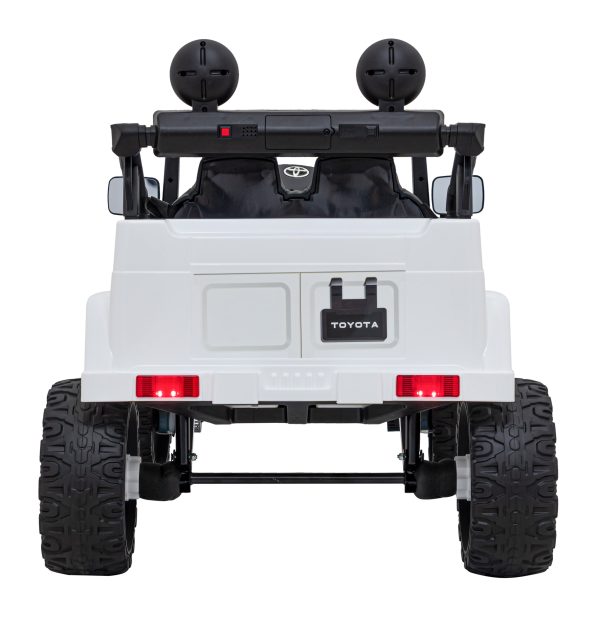 Toyota FJ Cruiser biela – Obrázok 6