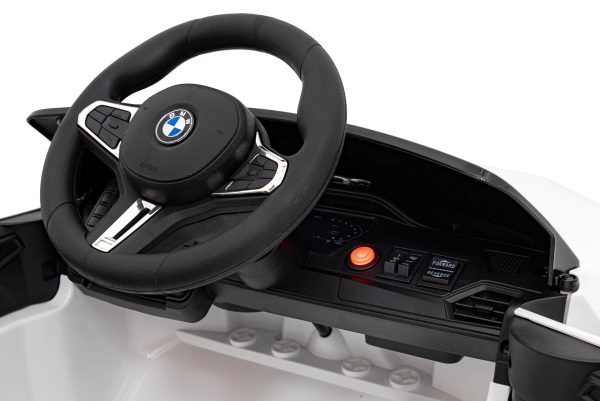 Vozidlo BMW M4 Biela – Obrázok 10