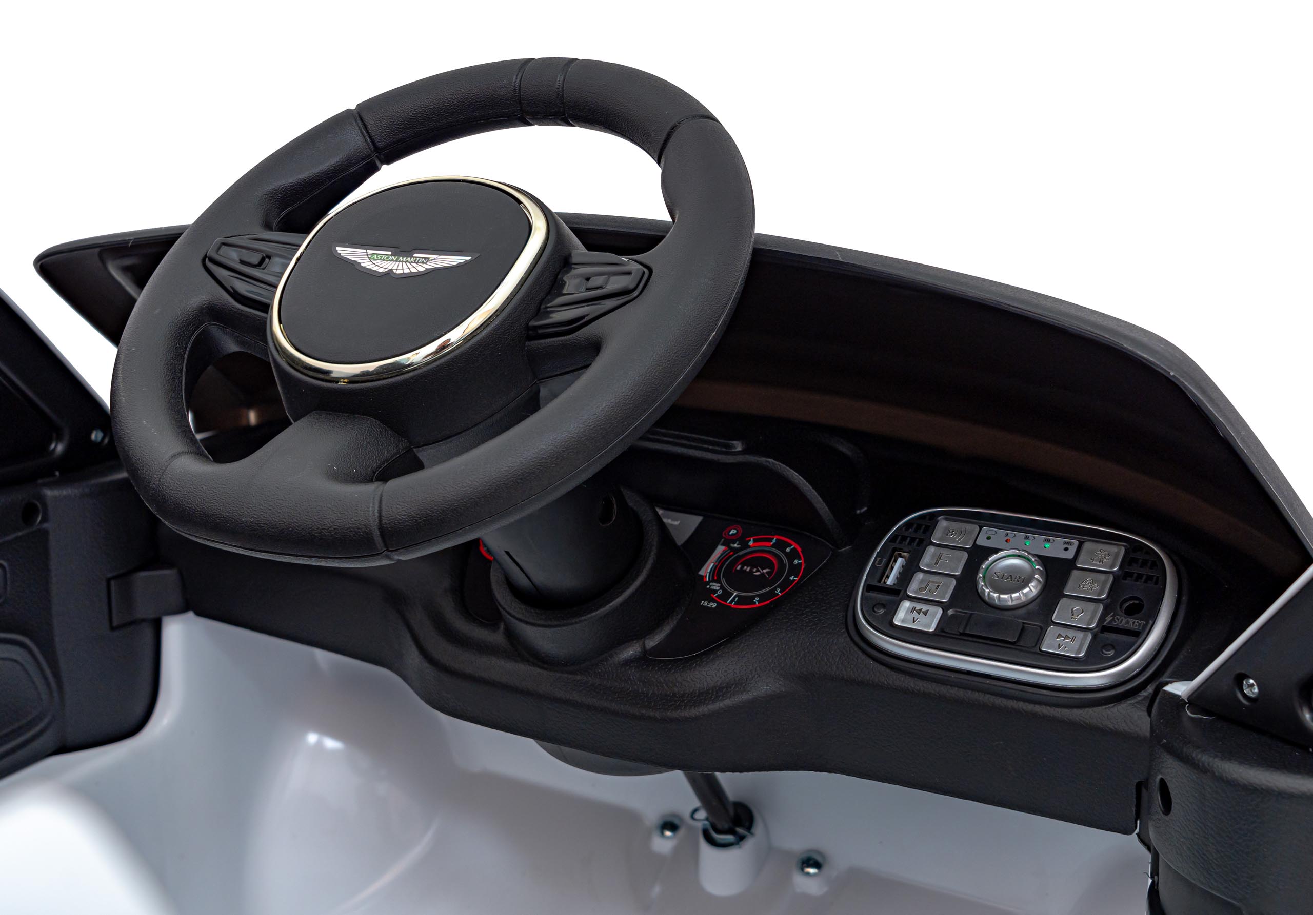 Vozidlo Aston Martin DBX v bielej farbe – Obrázok 8