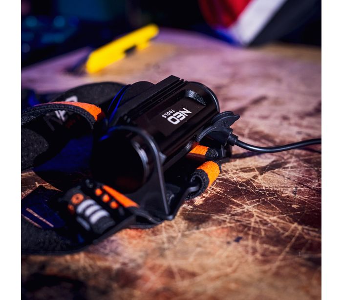 USB dobíjateľný svetlomet 1000 lm červená/modrá CREE LED + LED – Obrázok 8