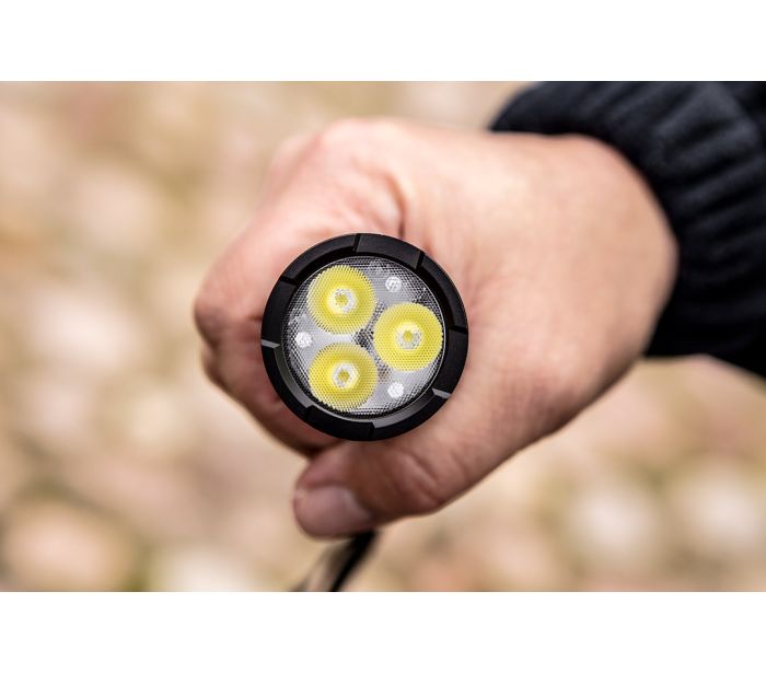 USB dobíjateľná baterka 3300 lm OSRAM P9 LED – Obrázok 9