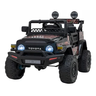 Toyota FJ Cruiser čierna