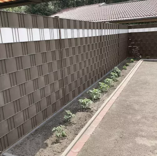 Plotová tieniaca fólia 19 cm x 35 m, 450g/m2 hnedá – Obrázok 5