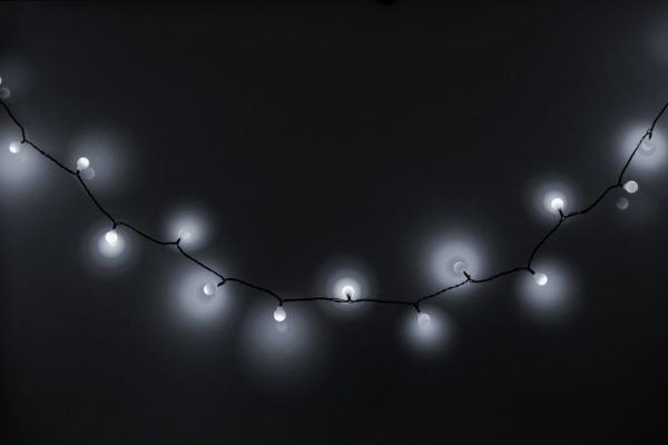 Reťaz MagicHome Vianoce Cherry Balls, 100x LED studená biela, IP44, 8 funkcií, osvetlenie, L-9,90 m – Obrázok 4