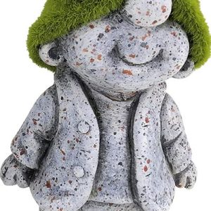 Dekorácia MagicHome, Chlapček so zeleným klobúkom, keramika, 9,5x6,5x17,8 cm