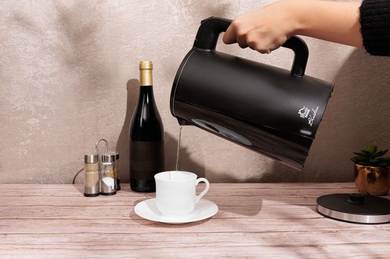 Kanvica MagicHome Blackira, 1850-2200 W, 230 V, 50 Hz, 1700 ml, rýchlovarná – Obrázok 3
