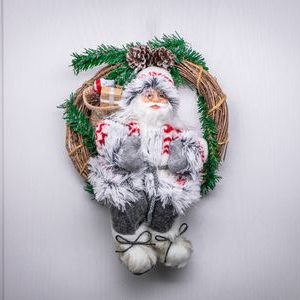 Dekorácia MagicHome Vianoce, Santa sediaci vo venci, veniec, 30 cm