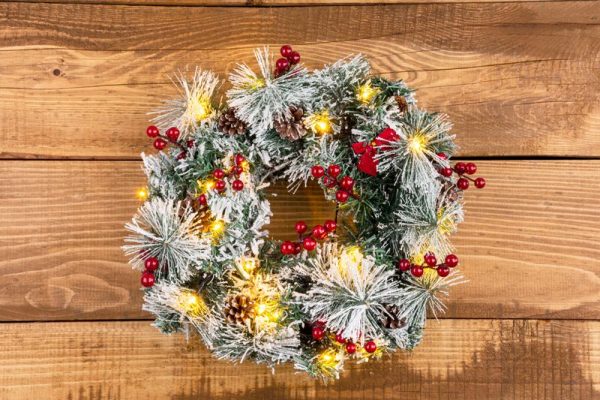 Veniec MagicHome Vianoce, prírodný, so šiškami, 20x LED, teplá biela, 3xAA, 8 funkcií, 30 cm – Obrázok 3