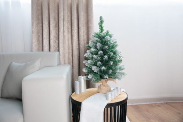 Stromček MagicHome Vianoce Belo, jedľa v jute, zasnežené konce, extra hustý, 60 cm – Obrázok 3