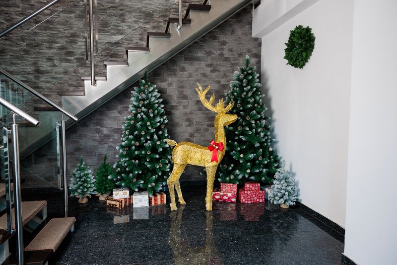Stromček MagicHome Vianoce Belo, jedľa v jute, zasnežené konce, extra hustý, 60 cm – Obrázok 2