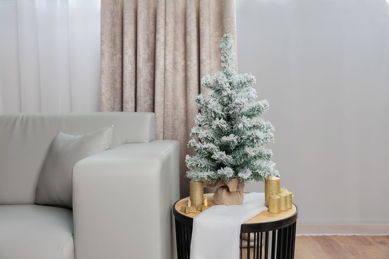 Stromček MagicHome Vianoce Snowy, jedľa v jute, zasnežený, 60 cm – Obrázok 5