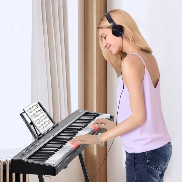 Digitálne piano  s 88 klávesmi, polovyvážené klávesy, prenosná sada elektrického klavíra v plnej veľkosti s 1000 notami, vstavané reproduktory, sustain pedál, slúchadlá, Bluetooth, MIDI, USB pre začiatočníkov. – Obrázok 3