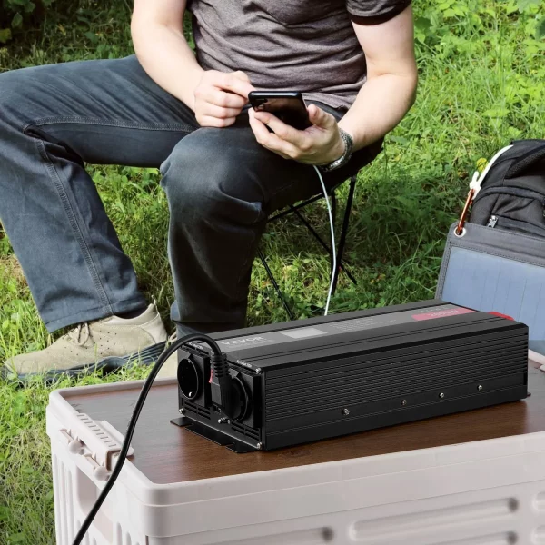 2000W menič sínusového napätia DC 12V na AC 230V s 2 AC zásuvkami, 2 USB portami, 1 portom typu C, LCD displejom a diaľkovým ovládaním pre stredne veľké domáce spotrebiče – Obrázok 4