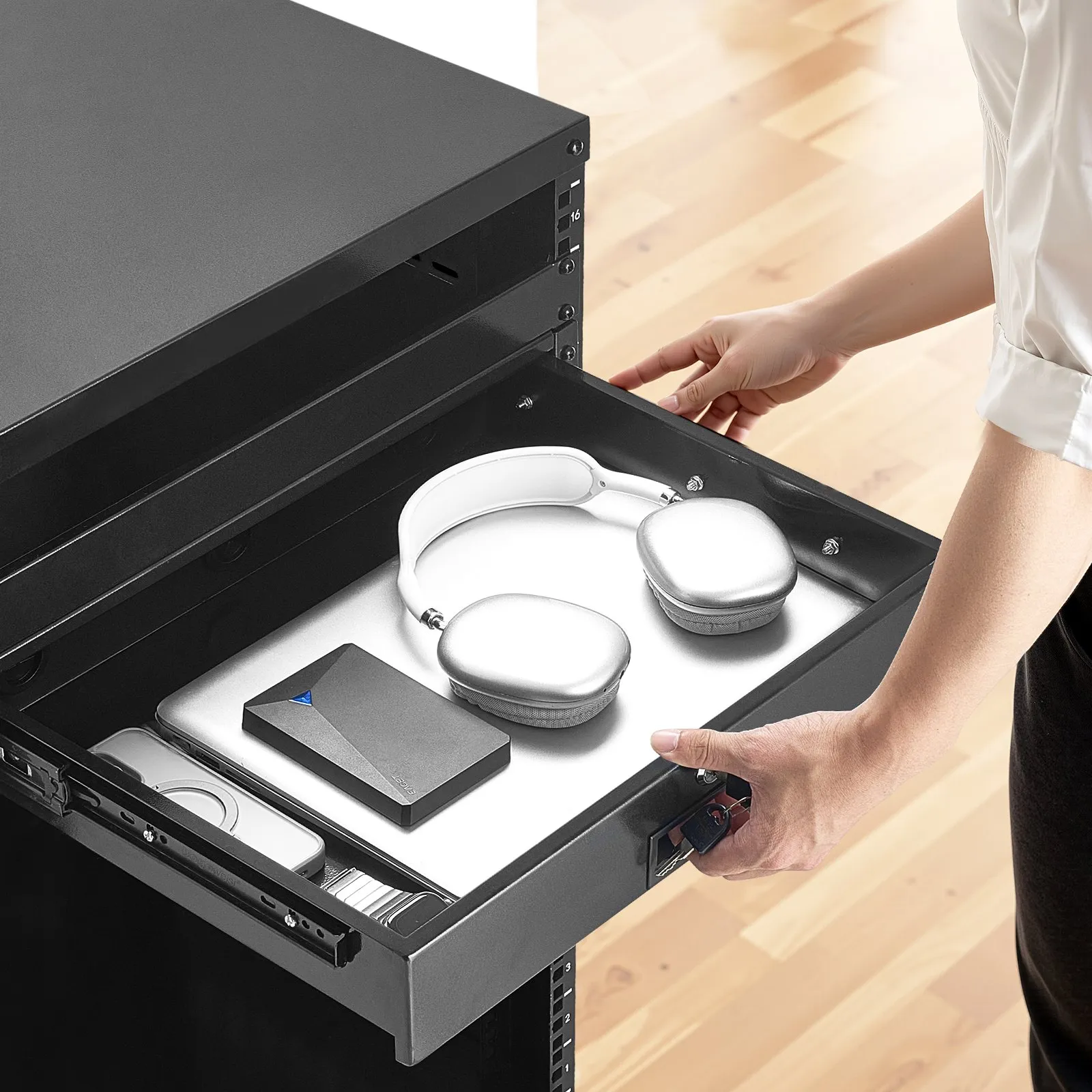 2U Rack Drawer, 22,68 kg, Uzamykateľná skriňa pre server, Posuvná zásuvka so zámkom a otvormi na vedenie káblov, pre 482 mm sieťový server, AV rack alebo skriňu – Obrázok 3