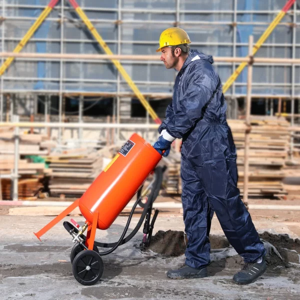 Mobilný pieskovací systém 37 l, pracovná hadica 2,3 m, pracovný tlak pieskovacieho zariadenia 60 – 110 PSI, ideálny na odstraňovanie hrdze, farby, škvŕn a leštenie veľkých plôch – Obrázok 5