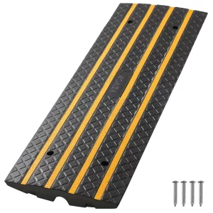 Gumová nájazdová rampa , nosnosť 15 ton, prevýšenie 66 mm, nájazdová rampa so žltými reflexnými pásikmi, prahová rampa vhodná pre nakladaciu rampu, sklad, garáž, chodník (1 balenie)