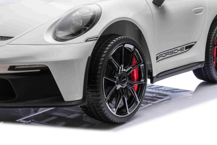 Elektrické autíčko Porsche 911GT3 24V s pohonom 4x4, Biele, Dvojmiestne sedadlo, 2,4 GHz diaľkové ovládanie, USB/AUX Vstup, 200W motory, Odpruženie, Lítiová batéria, LED svetlá vpredu aj vzadu, ORIGINÁL licencia – Obrázok 10