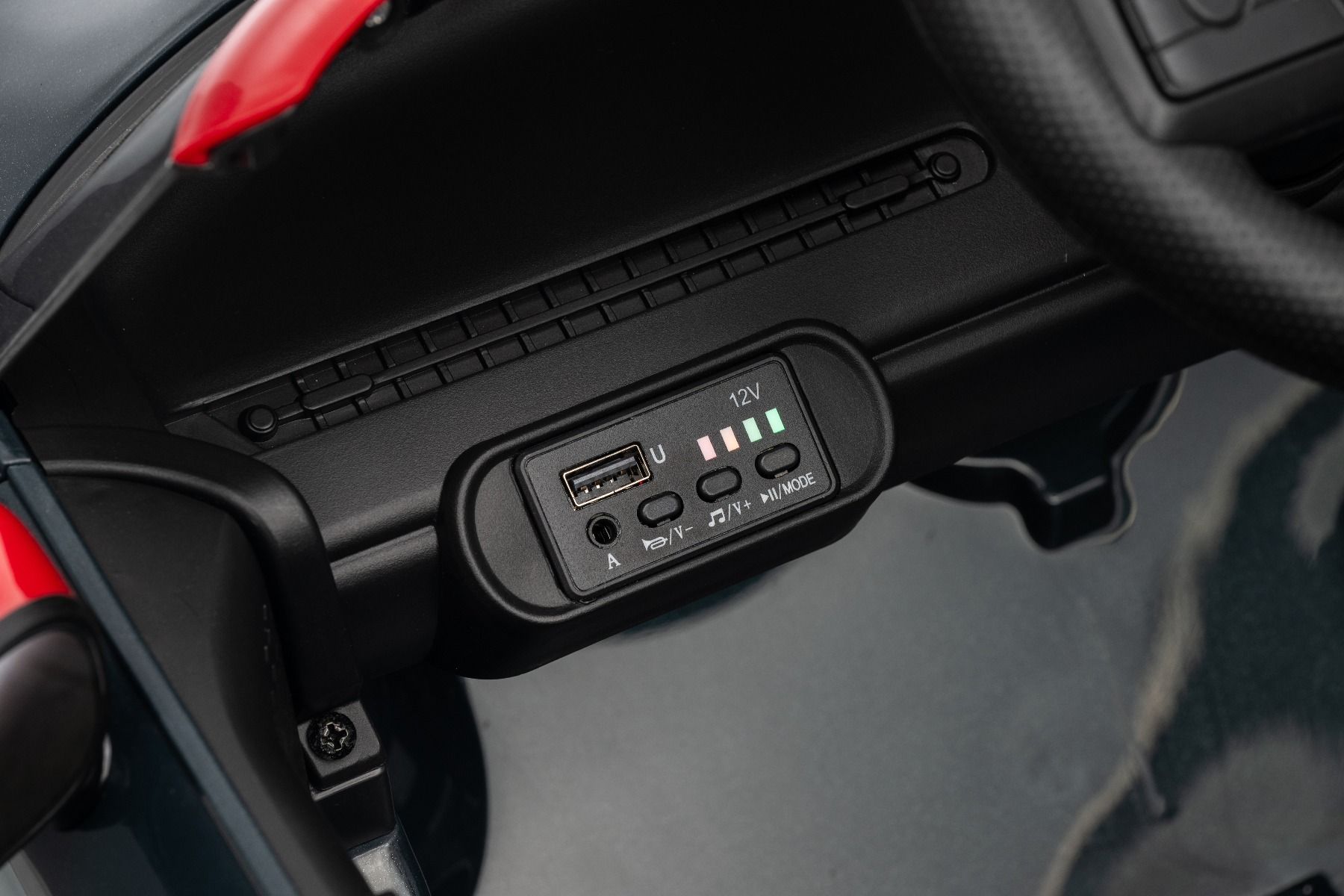 Elektrické autíčko BMW Mini Cooper 12V, čierne, USB Vstup s Bluetooth pripojením na MP3 Prehrávači, 2,4 GHz diaľkové ovládanie, 2 x 25W Motor, Lítiová batéria, LED svetlá, ORIGINAL licencia – Obrázok 8