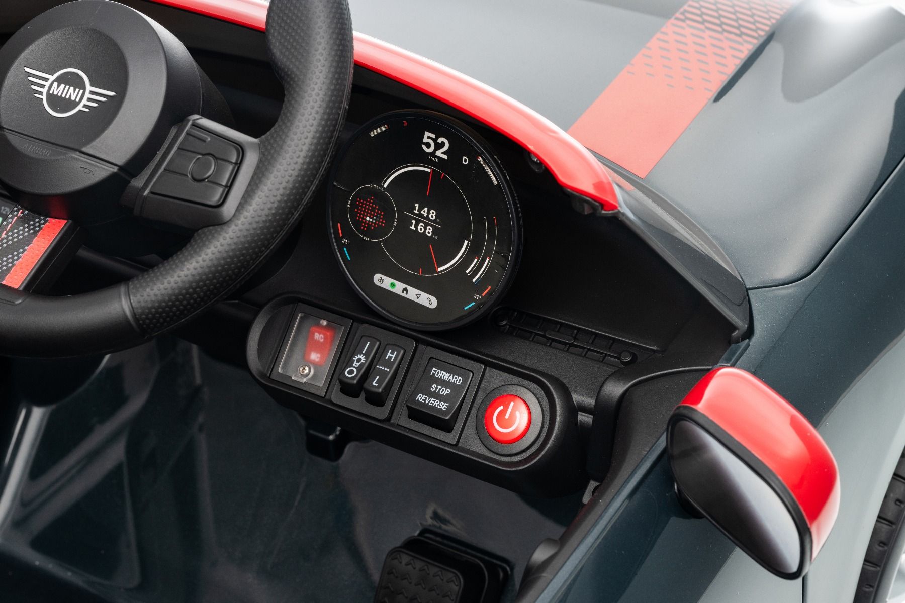 Elektrické autíčko BMW Mini Cooper 12V, čierne, USB Vstup s Bluetooth pripojením na MP3 Prehrávači, 2,4 GHz diaľkové ovládanie, 2 x 25W Motor, Lítiová batéria, LED svetlá, ORIGINAL licencia – Obrázok 7