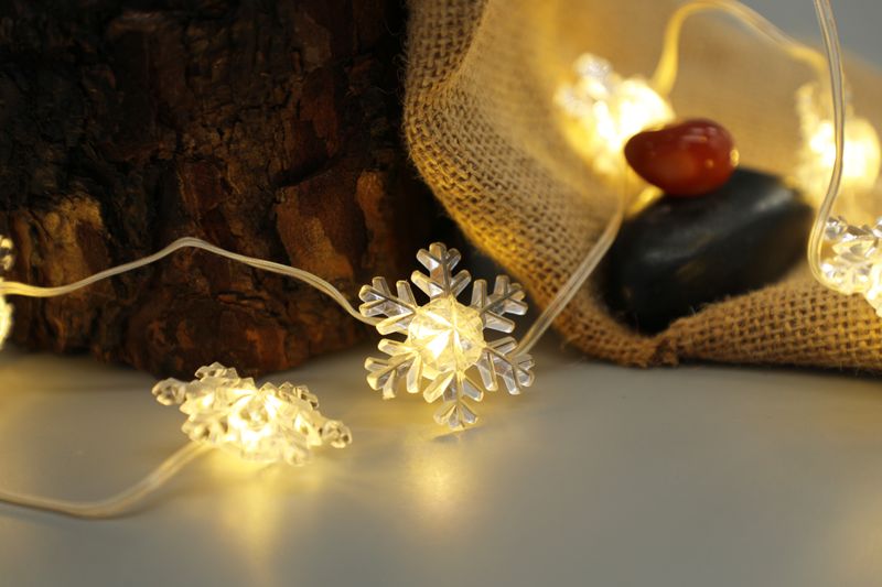 Reťaz MagicHome Vianoce, vločky, PVC, 15xLED teplá biela, 1.4 m + 0.3 m, 2xAA – Obrázok 3