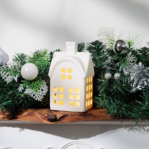 Dekorácia MagicHome Vianoce, domček, 7.3x8.7x15.3 cm