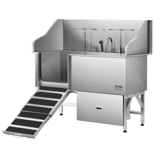 Stanica na umývanie psov 304 z nehrdzavejúcej ocele, 64-palcová vaňa na strihanie s protišmykovou úpravou, plochá rampa, zásuvka, kohútik na teplú a studenú vodu, vaňa typu všetko v jednom pre salóny na strihanie, vhodná pre všetky veľkosti (ľavé dvere)