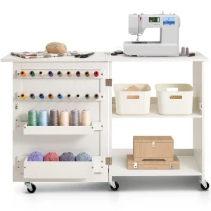 Skladací šijací stôl, viacúčelový stôl na šijací stroj s kolieskami, policami, úložnými priestormi, drevenými kolíkmi a magnetickými dvierkami, biely šijací stroj (1170 x 400 x 778 mm)