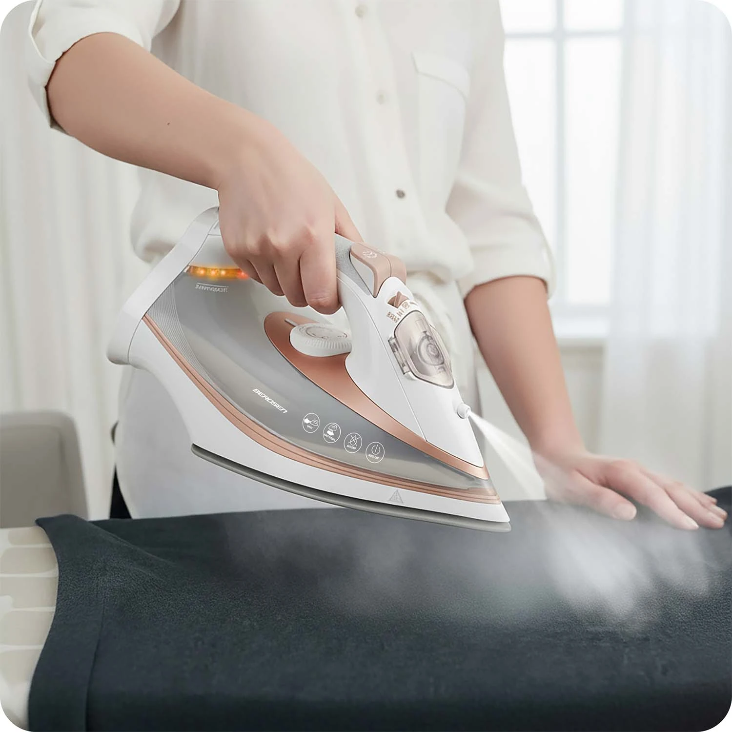 Naparovacia žehlička Berdsen BD-332 s výkonom 3000 W, keramický povrch, vertikálna prevádzka – Obrázok 3