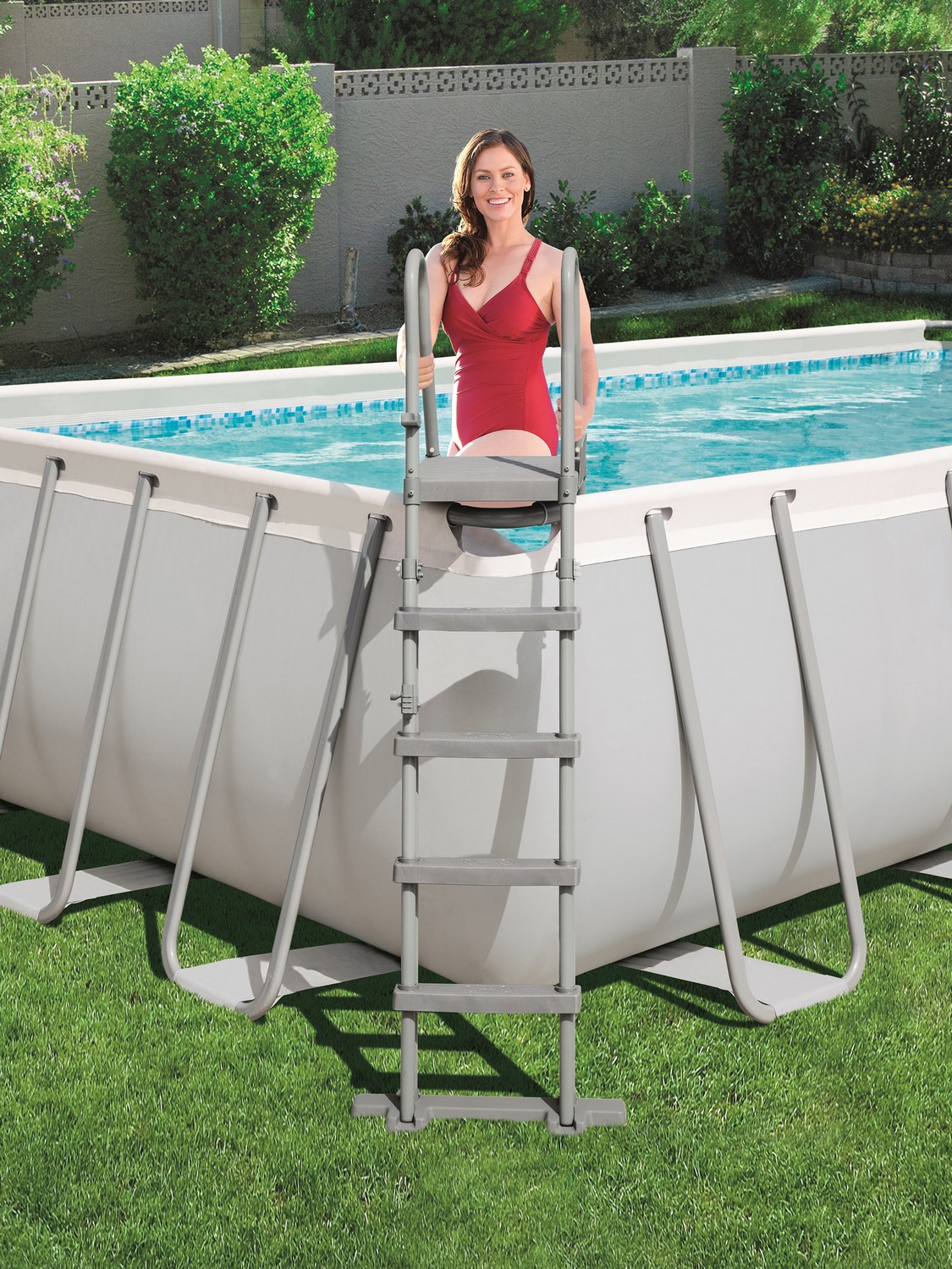 Bestway 58332 Bezpečnostný rebrík do bazéna 132 cm – Obrázok 3